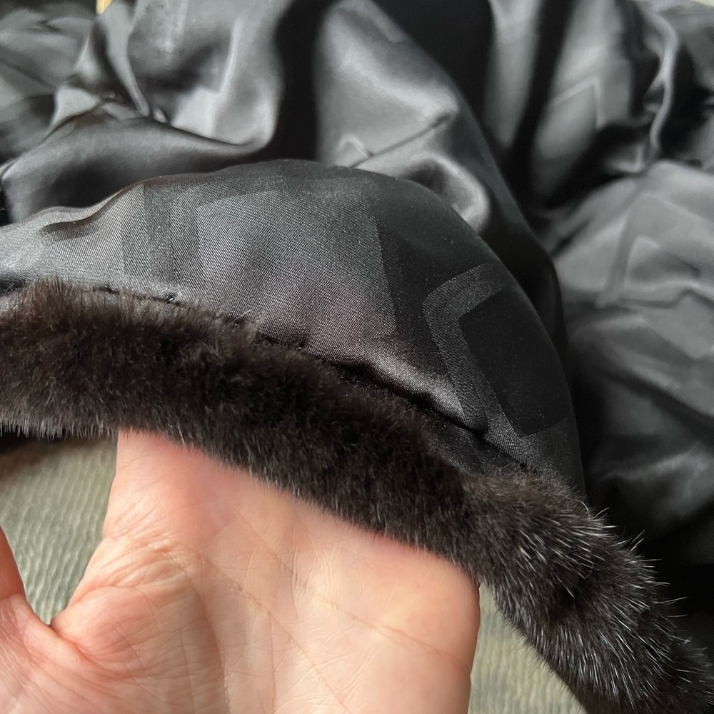 Mink jacket - Picture 16 of 17
